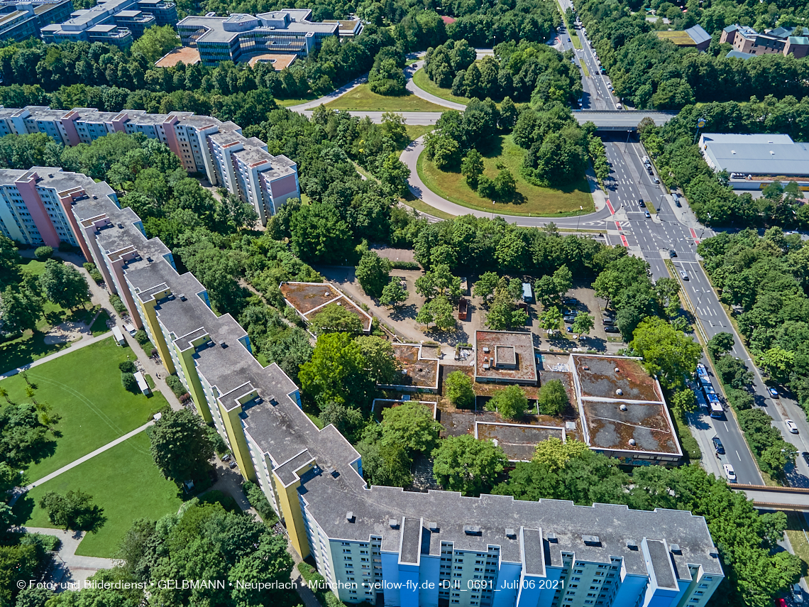 06.07.2021 - Einkaufs- und Wohnzentrum Quiddestraße in Neuperlach